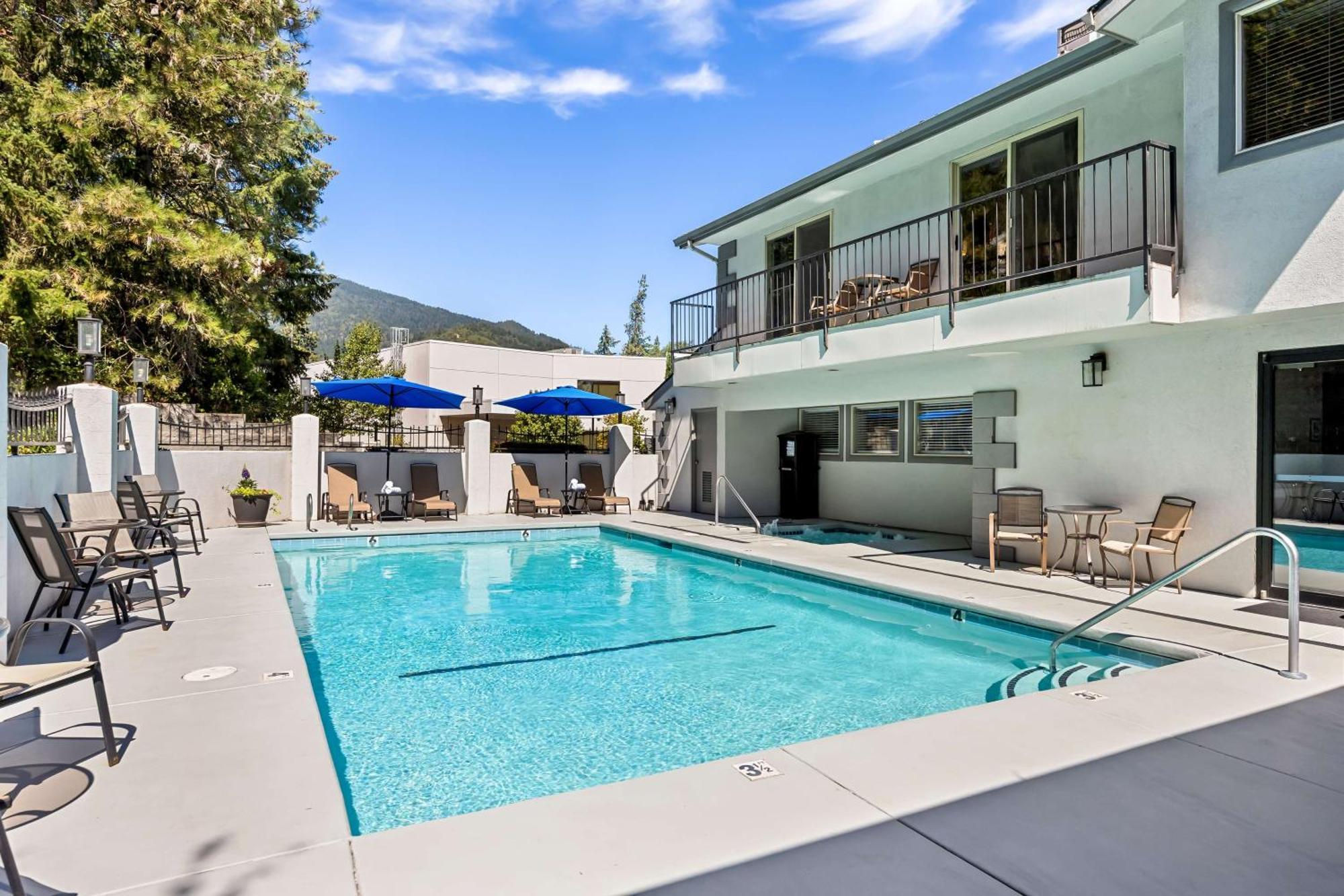 Best Western Inn At The Rogue Rogue River Εξωτερικό φωτογραφία