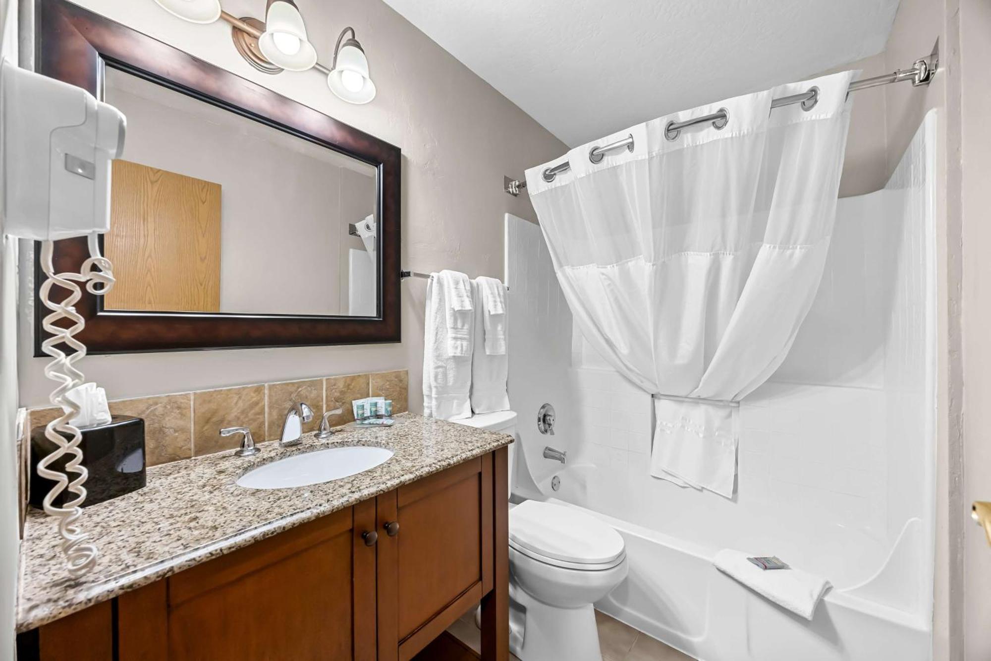 Best Western Inn At The Rogue Rogue River Εξωτερικό φωτογραφία
